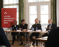 Nosaukti nominanti gada balvai