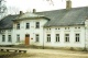 Embūtes pamatskola Vaiņodes novadā. Kopš 1940.gada atradās kādreizējā Bakūzes muižas ēkā, kas celta 1867.g., arh. T.Zeilers  